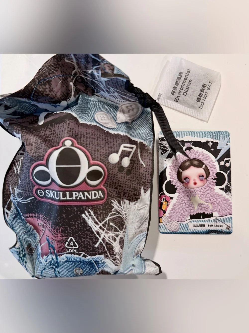 POP MART skullpanda off